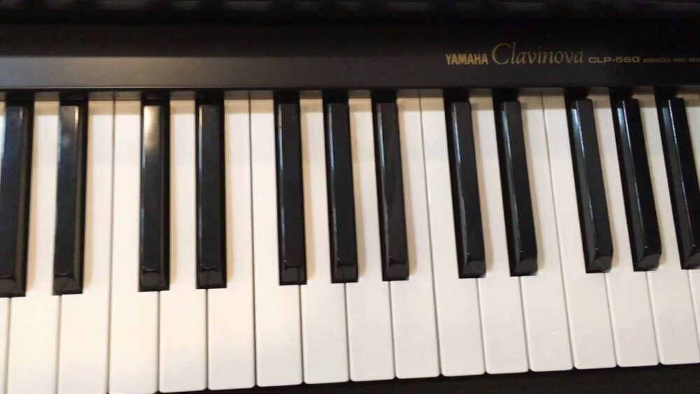 Đàn Piano Yamaha Clp 560 - Ảnh 7