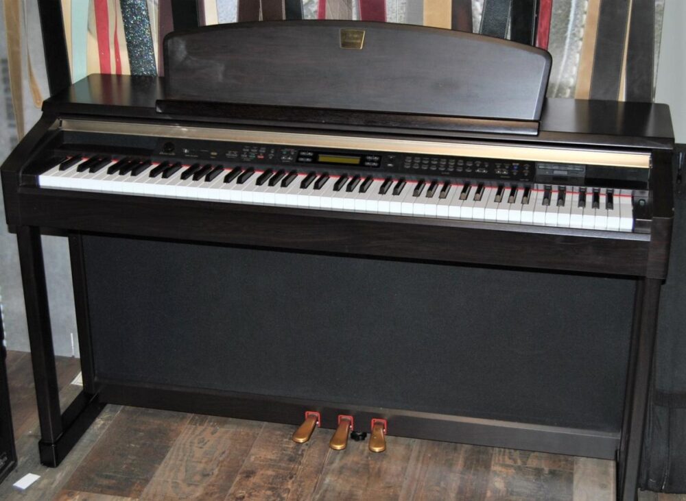 Đàn Piano Yamaha CLP-170 - Ảnh 11