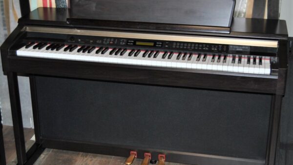 yamaha clp 1701