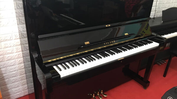 dan piano nhat victor v107b 1