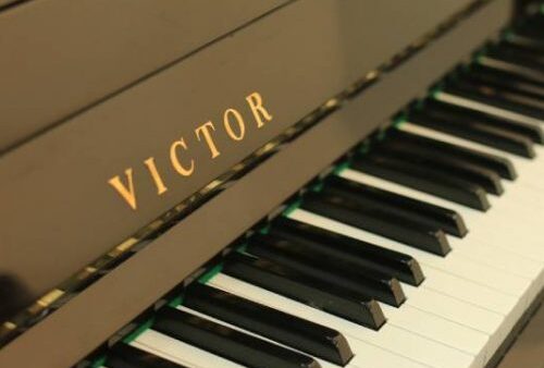 piano cu Victor V3 500x500 1