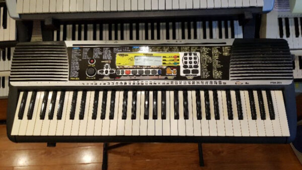 Yamaha PSR 201